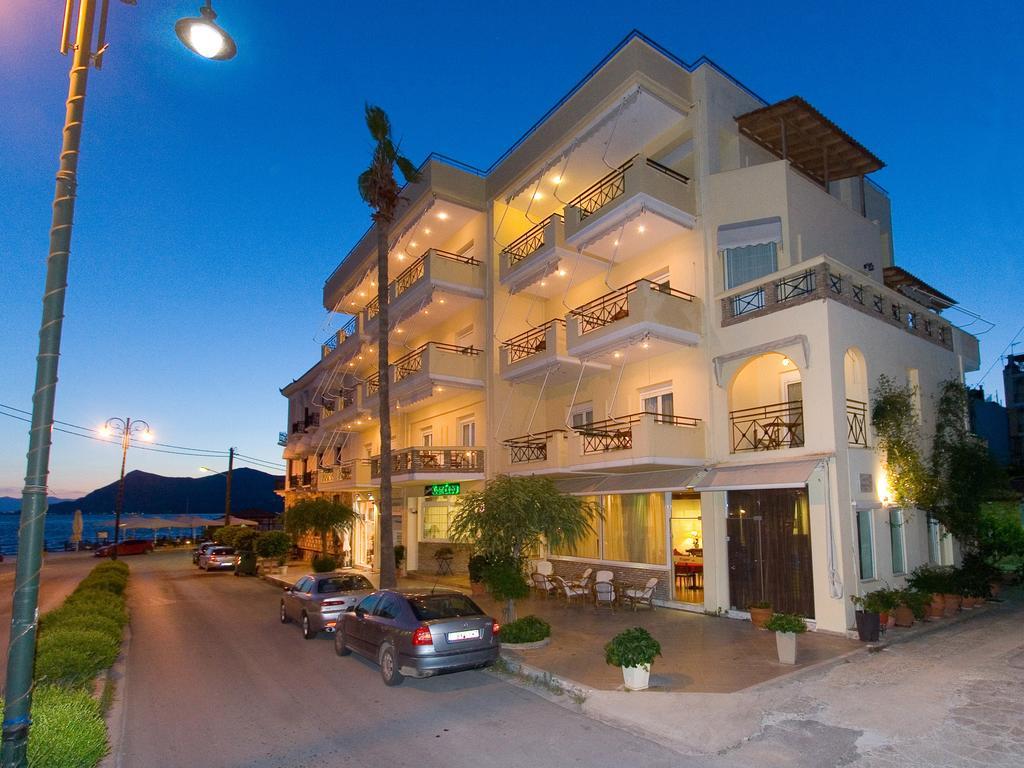 Aparthotel G. Kiapekou à Loutra Edipsou  Extérieur photo