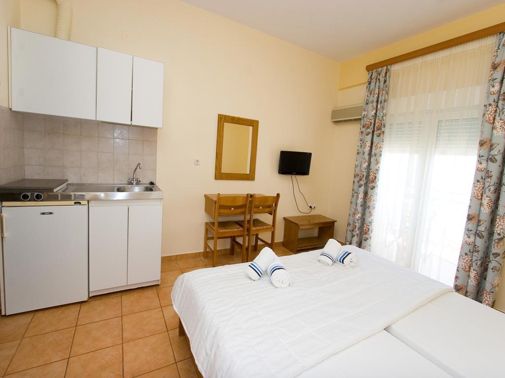 Aparthotel G. Kiapekou à Loutra Edipsou  Extérieur photo