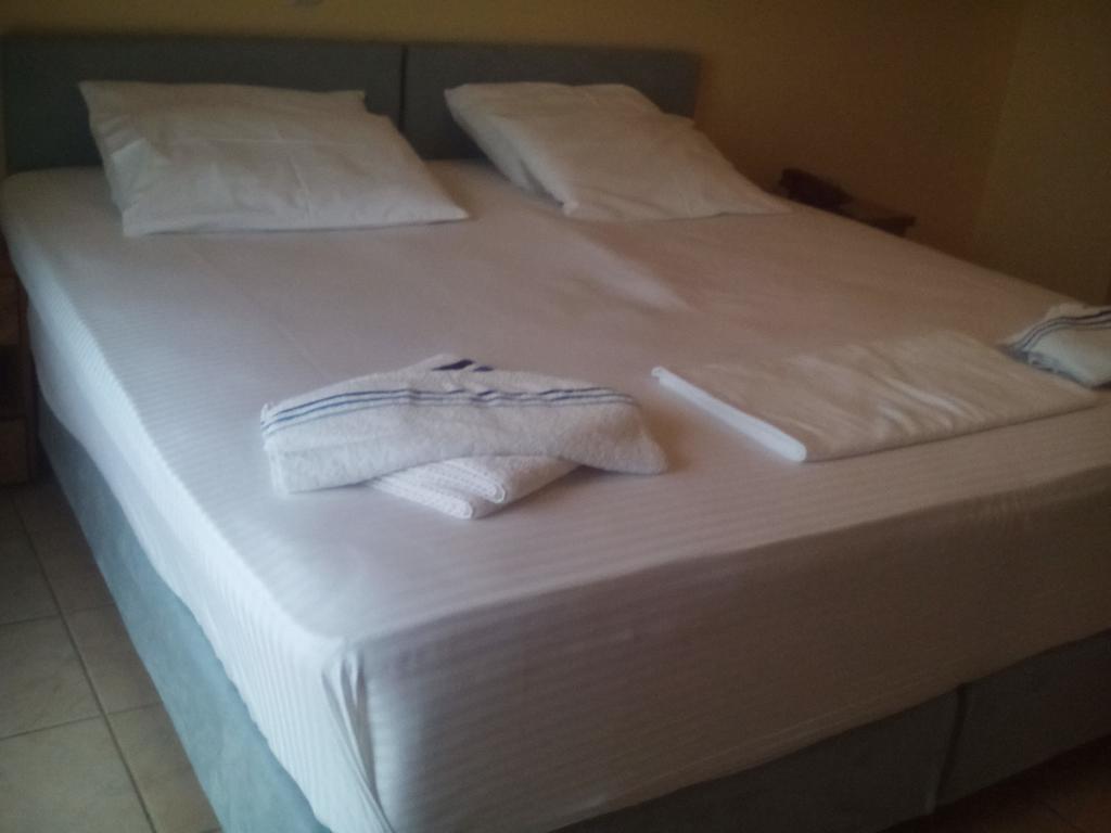 Aparthotel G. Kiapekou à Loutra Edipsou  Extérieur photo