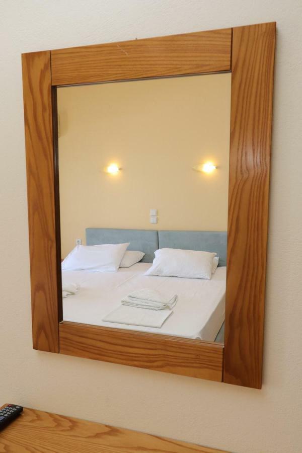 Aparthotel G. Kiapekou à Loutra Edipsou  Extérieur photo