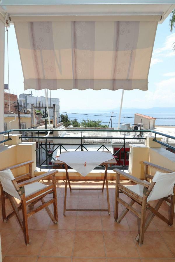 Aparthotel G. Kiapekou à Loutra Edipsou  Extérieur photo